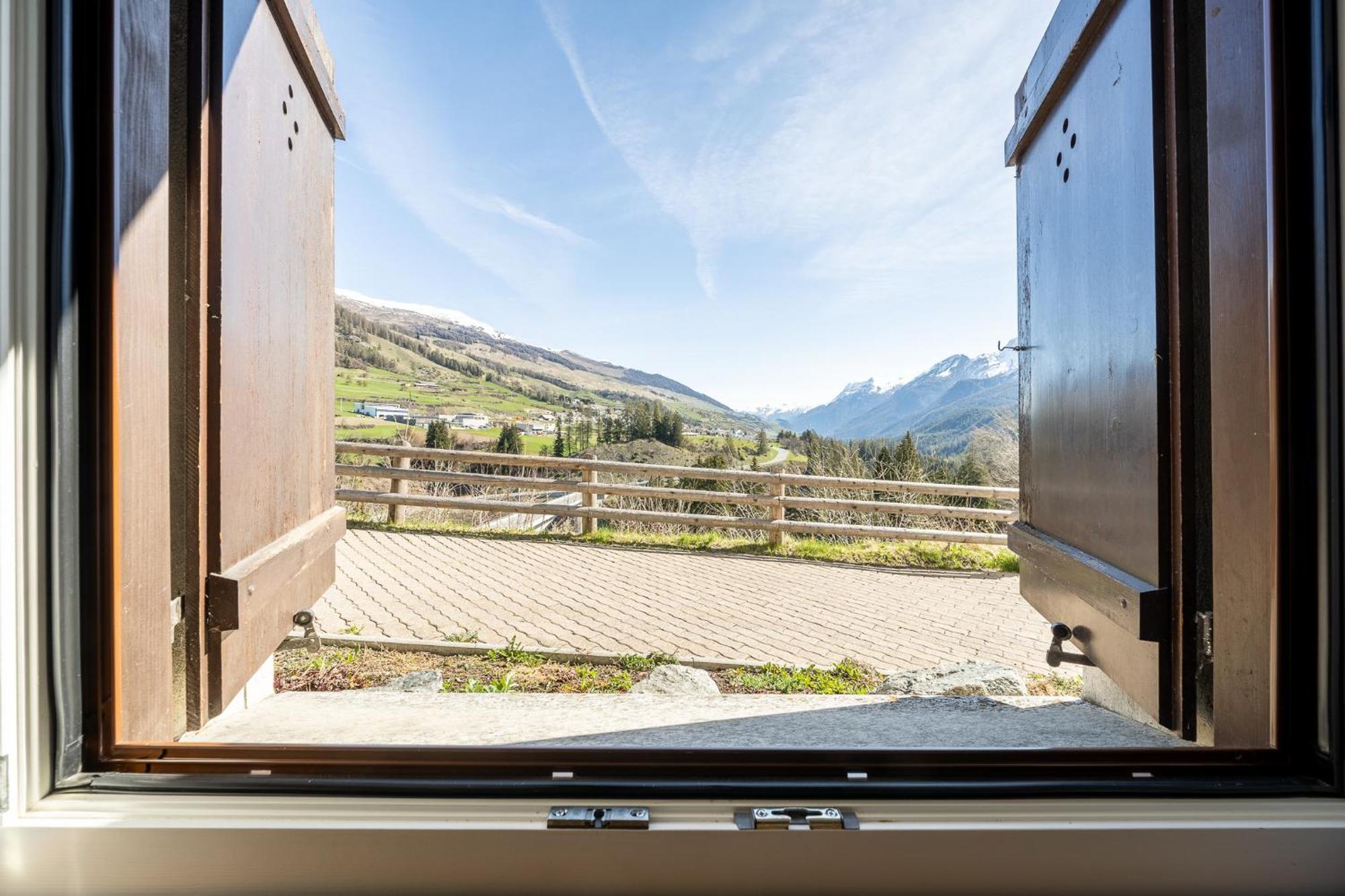 8001 Gemuetliche 2,5-Zimmer-Wohnung Mit Wunderschoenem Ausblick Richtung Scuol Vulpera Exterior photo